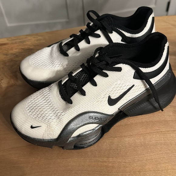 Nike HITT sneakers size 6.5 woman - Picture 7 of 7